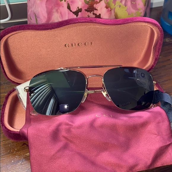 Gucci sunglasses main image 4